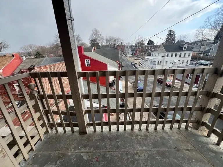 129 Laurel St #3 — Photo 10