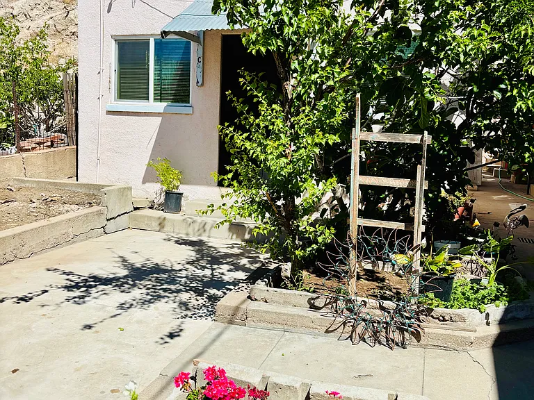 340 N Wayside Dr #C — Photo 1