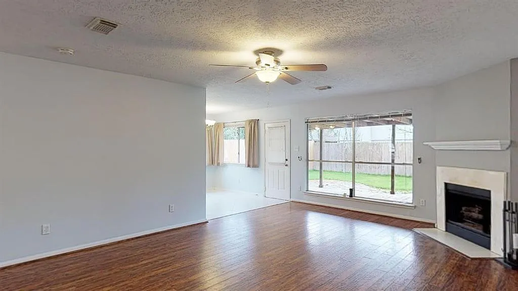 4 bed, 1738 sqft, $1,895 — Photo 3