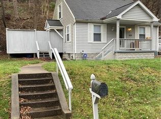 522 Bellwood Rd, West Mifflin, PA 15122