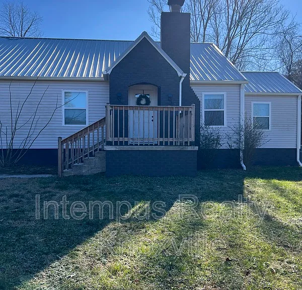 1104 E Hendron Chapel Rd — Photo 1