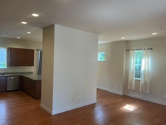 4th image of 862 Palou St