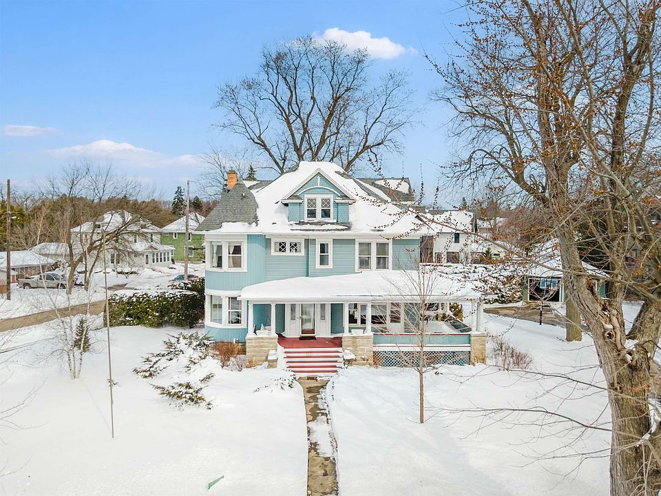 1st image of 1552 Algoma Blvd