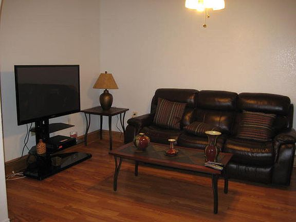 3rd image of 4715 Erie Dr