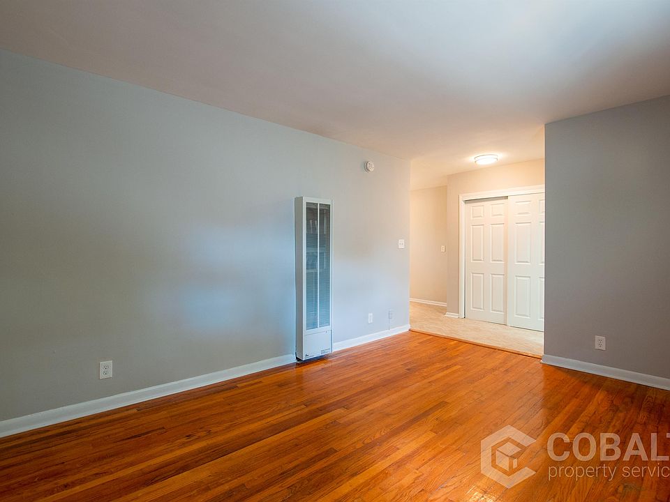 1st image of 767 Greenwood Ave NE #3