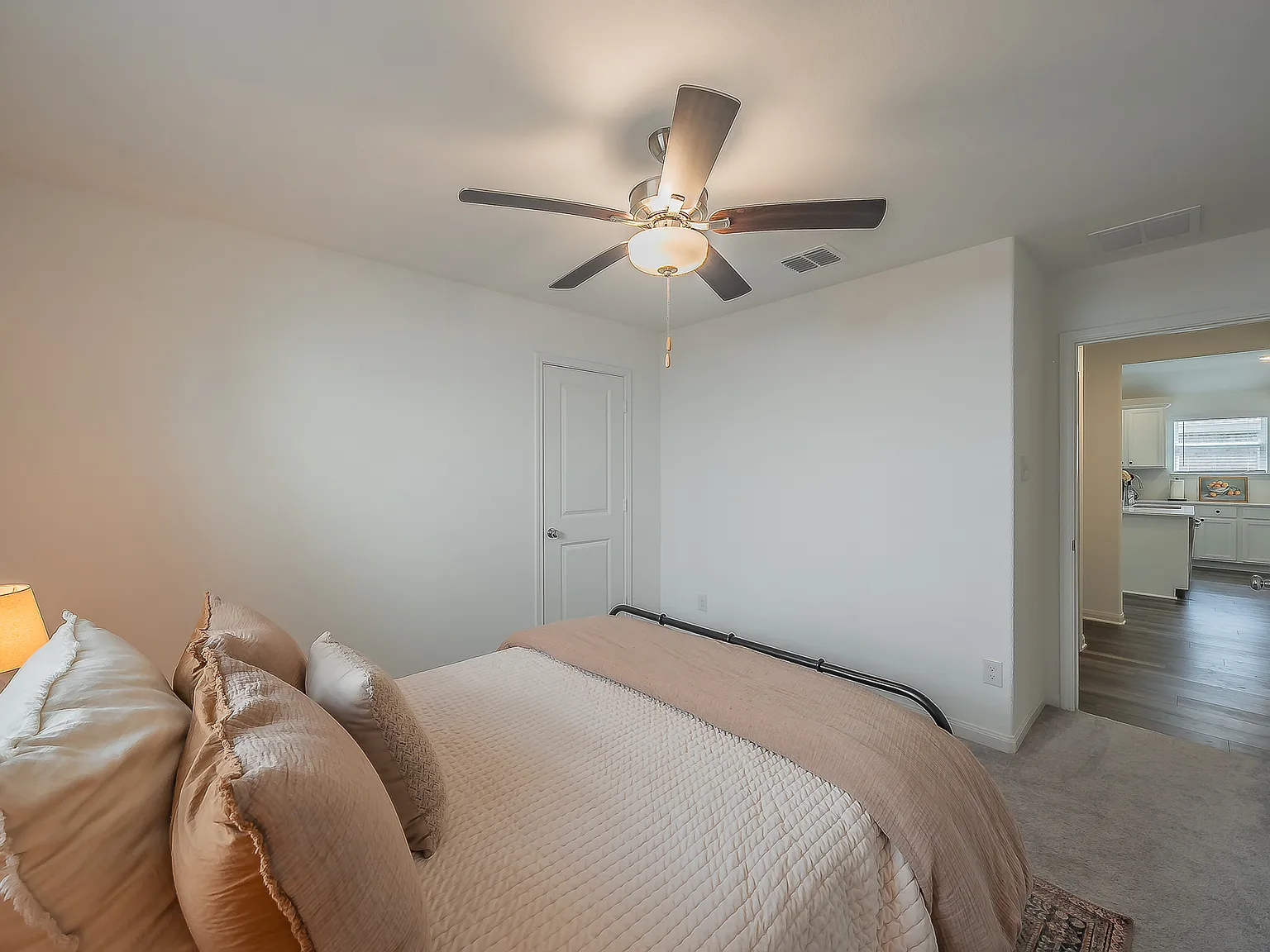 4 bed, 1742 sqft, $2,250 — Photo 4