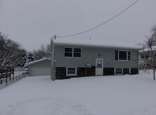425 2nd St SW, Pine Island, MN 55963