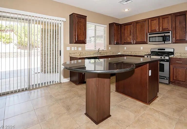 10328 Trillium Dr — Photo 5