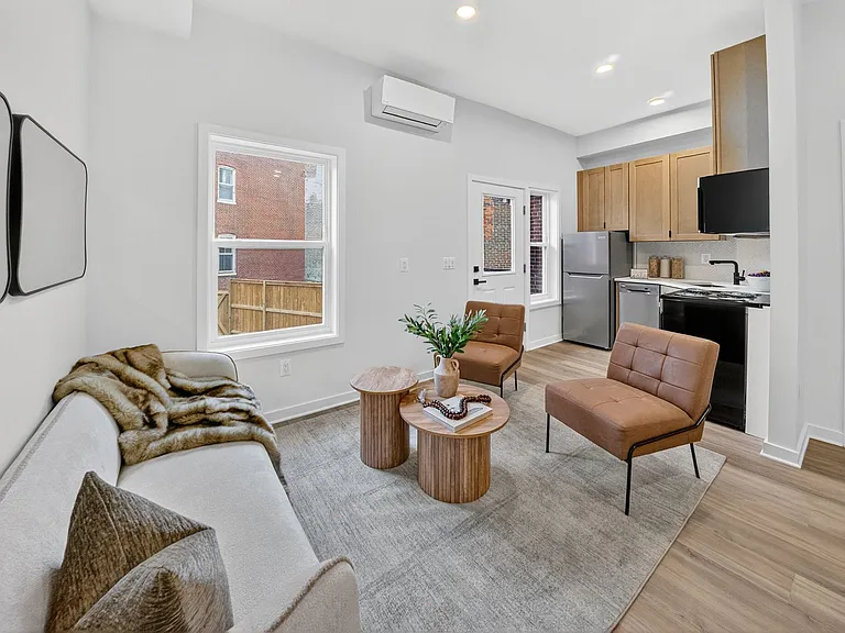 709 Massachusetts Ave NE — Photo 20