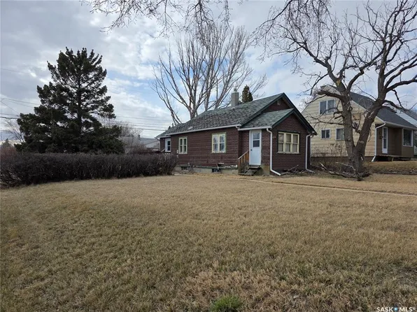 604 3rd AVENUE, Swift Current, SK S9H 0S9