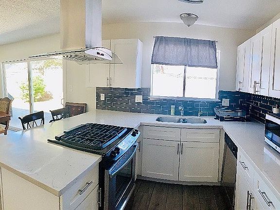 4th image of 4558 E Newton Dr