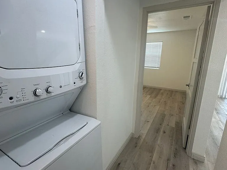 202-204 Calla Ave — Photo 11