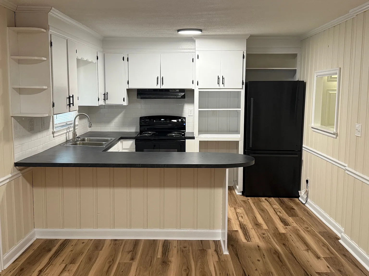 3 bed, 1350 sqft, $1,600 — Photo 3