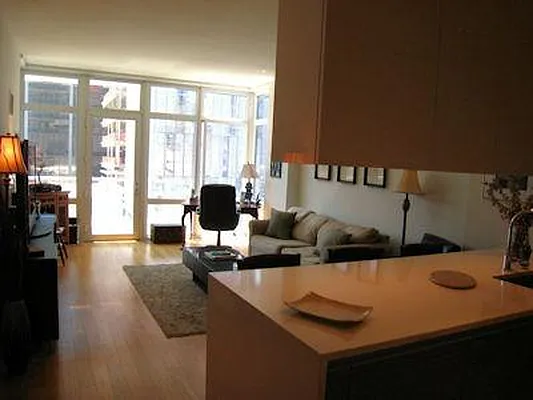 Rented by R New York | media 24