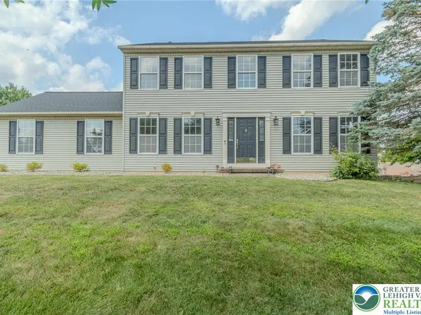 2813 English Ln, Whitehall, PA 18052