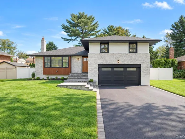 2056 Stratford Drive, Westbury, NY 11590