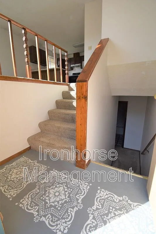 2 bed, 1.5 bath, $1,600 — Photo 3