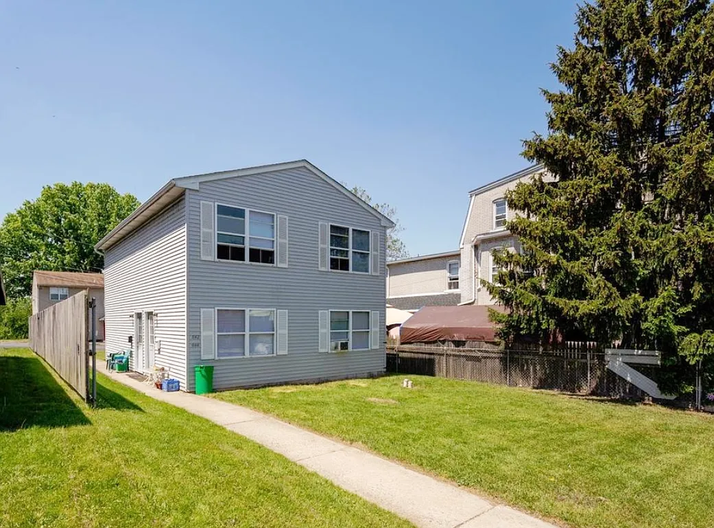 2 bed, 1200 sqft, $1,495 — Photo 1