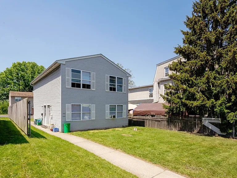 642 Genesee St #1 — Photo 7