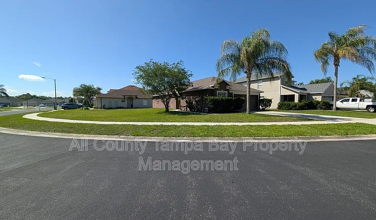 25820 Crippen Dr — Photo 2
