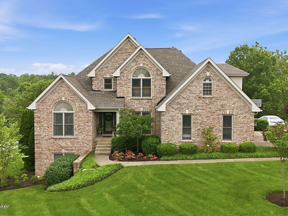 1st image of 900 Woodland Heights Dr