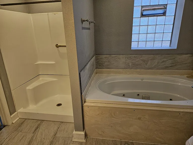 8523 Drury Ln — Photo 9