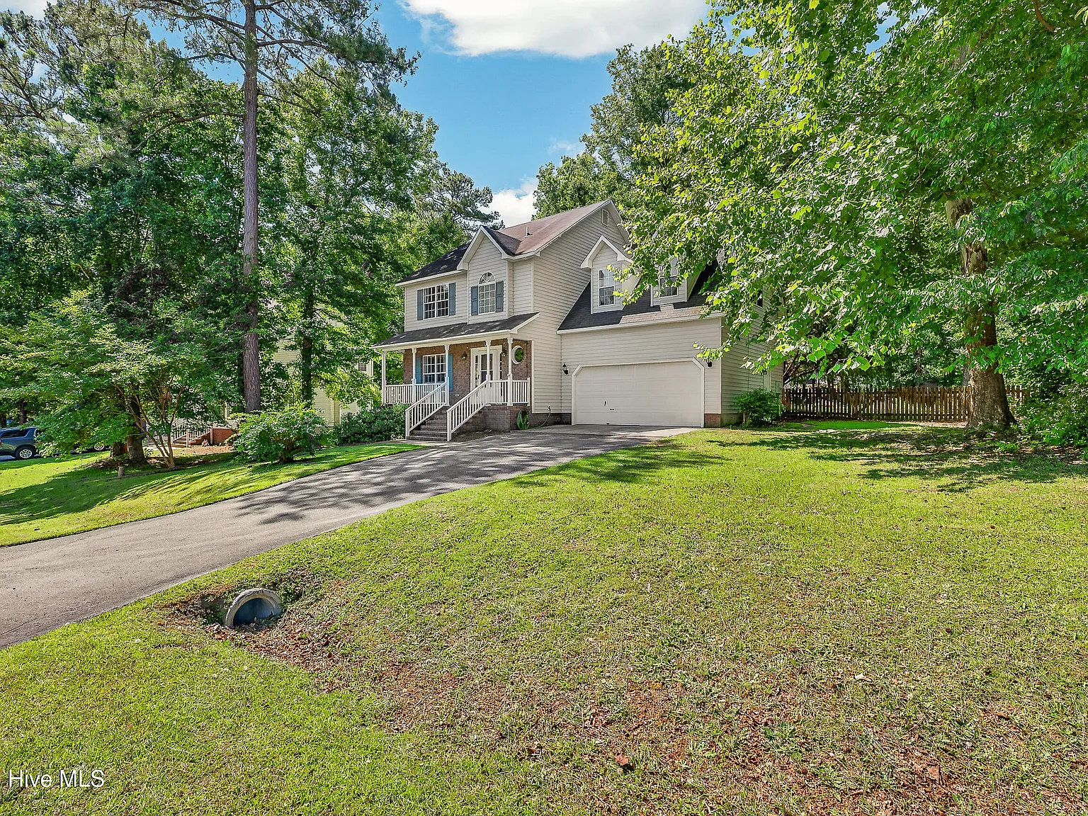 4 bed, 2.5 bath, $1,950 — Photo 3