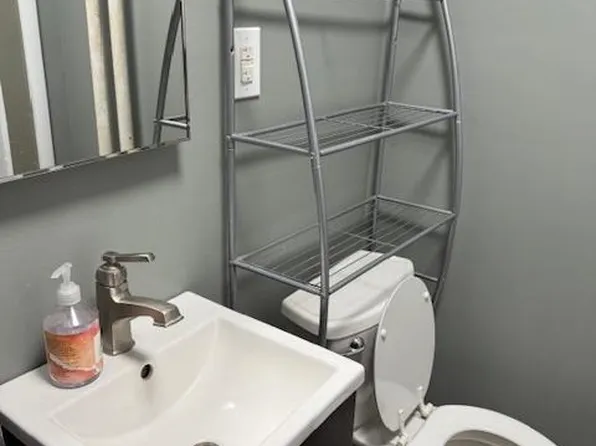 33 62nd Street image 8 of 20