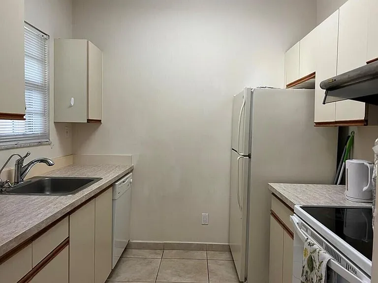 660 Cypress Club Way #L11 — Photo 4