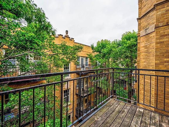 2nd image of 2237 N Lincoln Ave #3C