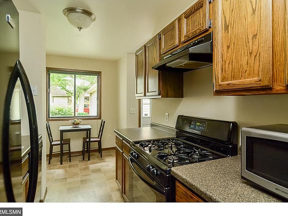 2nd image of 219 Bridlewood Dr