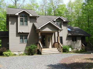 86 Livingston Ln, Gouldsboro, PA 18424