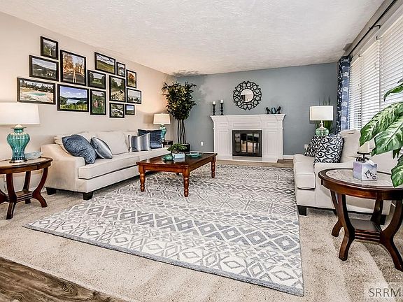 3rd image of 2682 Glenwood Dr