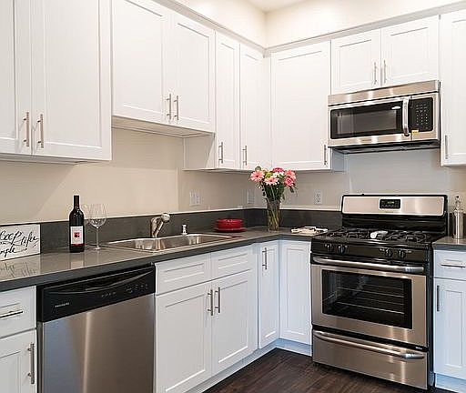4th image of 12160 Hart St #Kpjcvqw8z