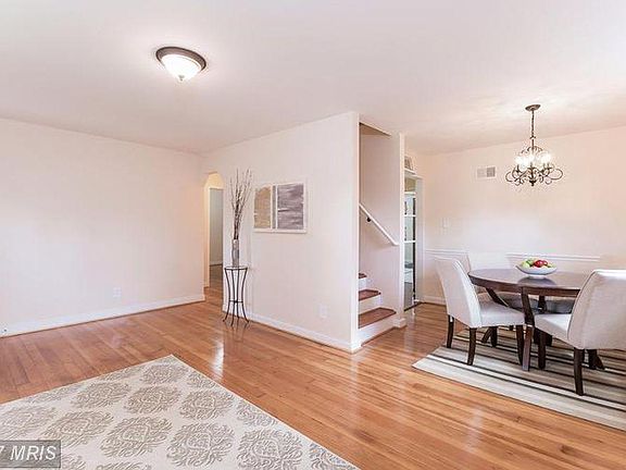 5th image of 3209 Elmwood Dr