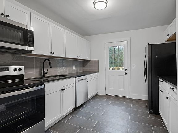 5th image of 741 E Henderson Dr