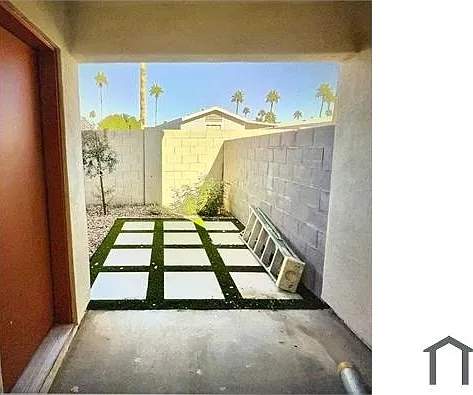 2502 E Paradise Ln — Photo 6