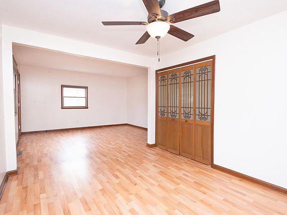 3rd image of 52347 Forestbrook Ave