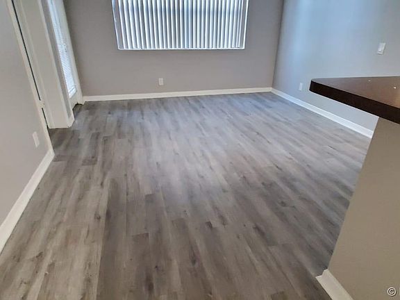 4th image of 752 Executive Center Dr APT 13