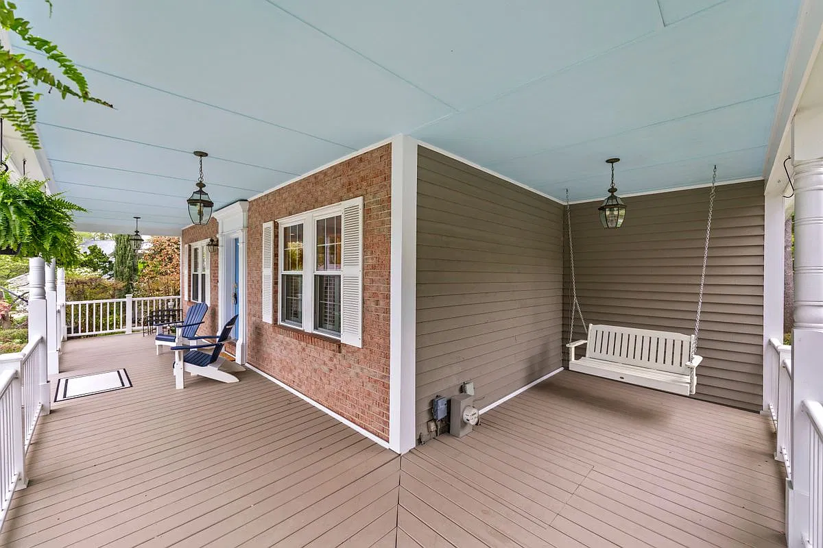 4 bed, 4.0 bath, 2699 sqft, $4,500 — Photo 3