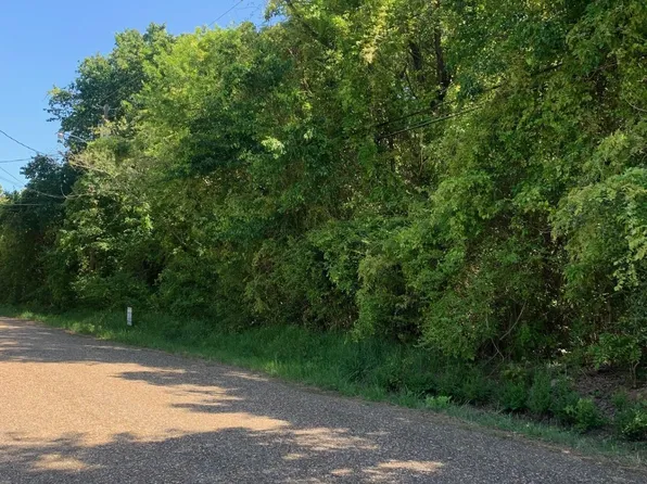 5102 Sanderson Ln, Texarkana, AR 71854