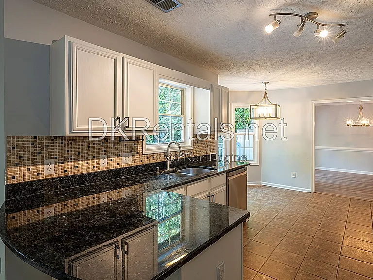 114 Eagle Glen Dr — Photo 30