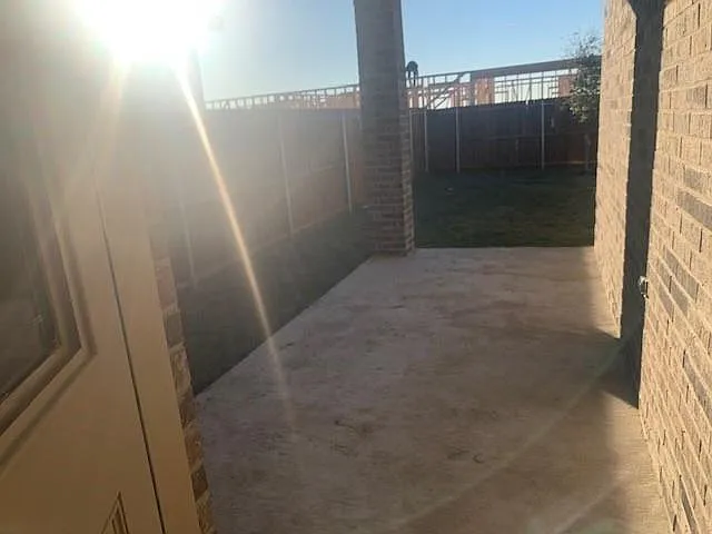 408 Hackberry St — Photo 14