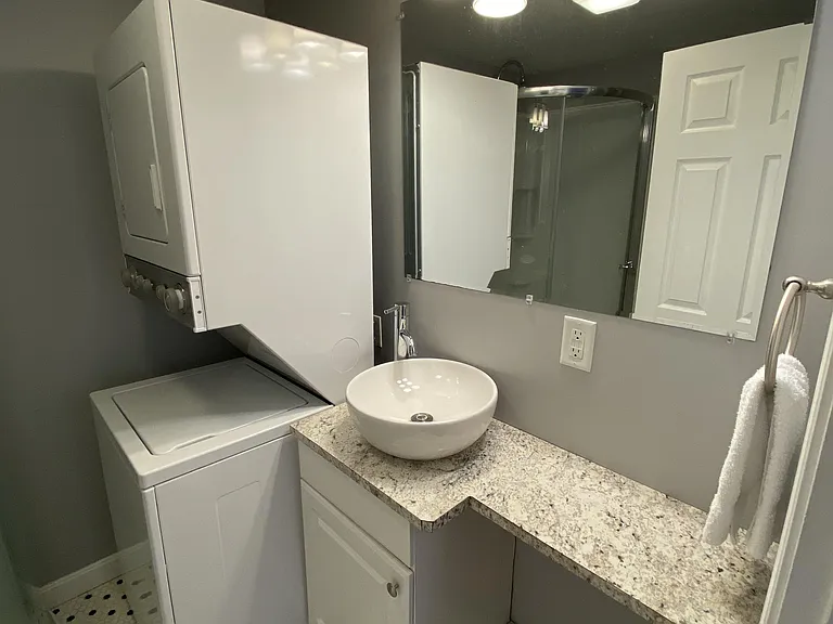 532 E 4th St #1 — Photo 6
