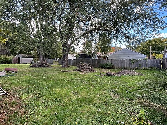 4th image of 14 Jackson Rd
