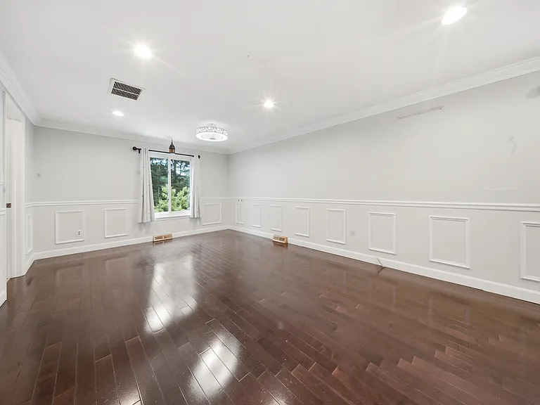 7 Sherborne Cir — Photo 11