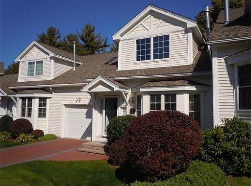 1st image of 4 Tanglewood Park Dr