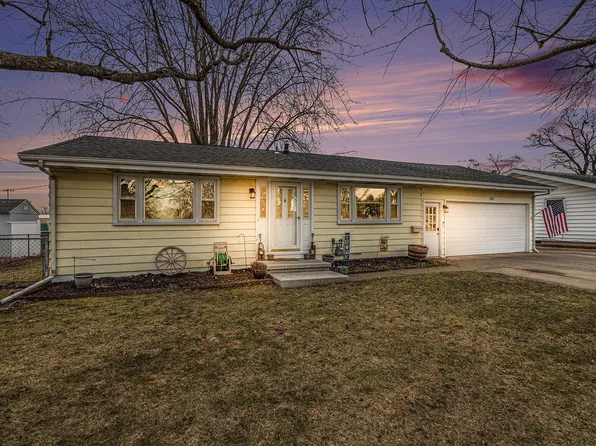 319 Coloma Ave, Coloma, MI 49038