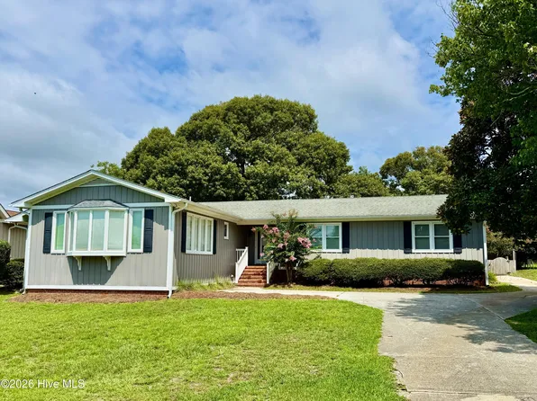 1966 Kings Landing Road, Hampstead, NC 28443