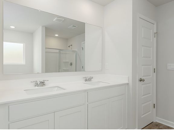 4th image of 805 Pelham Way